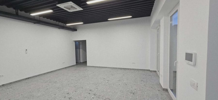 Hala / Showroom / Birouri de închiriat – cart. Grigorescu, Oradea-H0036