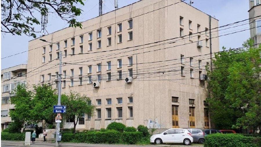 Cladire comerciala 1.493 mp + Teren 825 mp - Ploiesti
