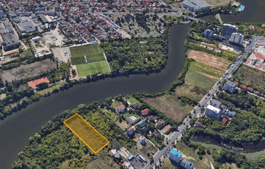 TEREN DEZVOLTARE CU IESIRE LA LAC