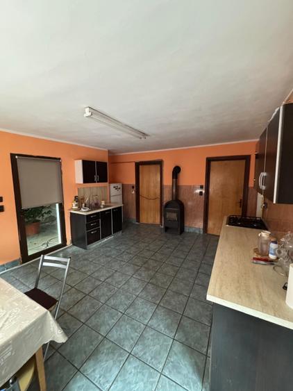 Casă 250 mp în Tăuții Măgherăuș, 6 camere, garaj dublu, solar