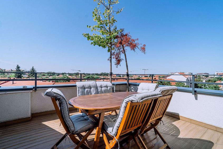 Penthouse 4 camere, ultracentral, Oradea. 800 000 E. Comision 0