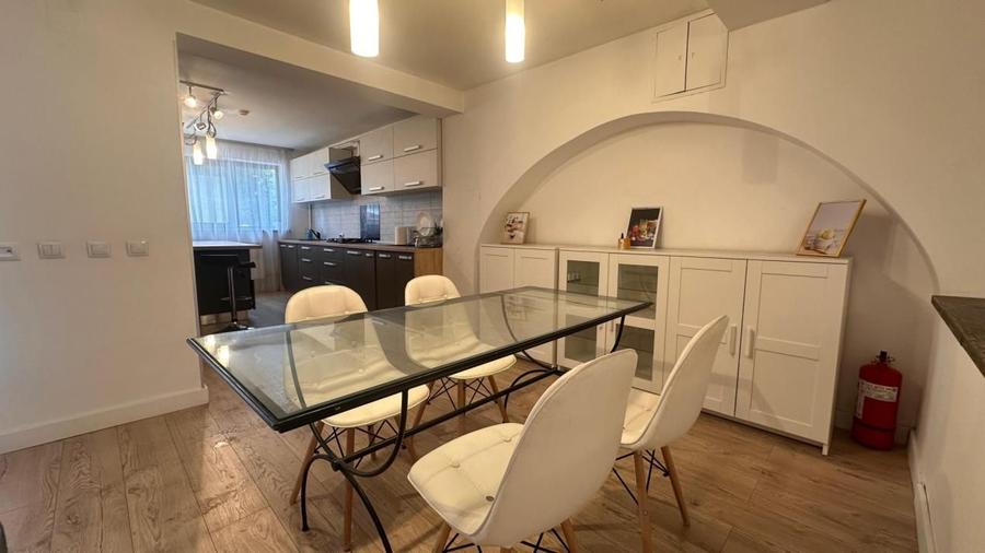 Vila 7 camere 390mp utili zona Strand