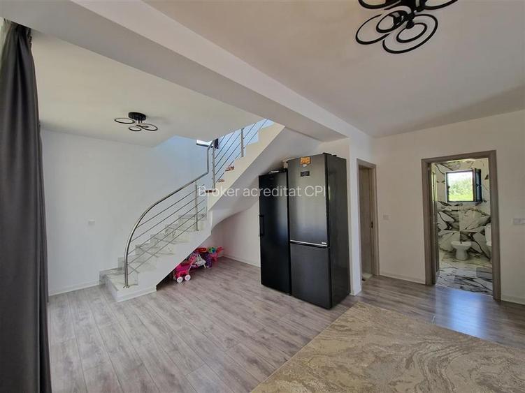 Casa P+M de vanzare Sabareni - 13