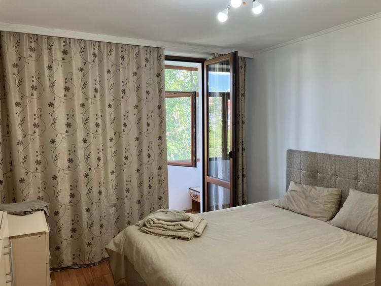 Apartament 3 camere de vanzare Podu Ros