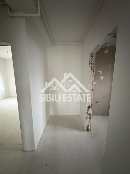 Apartament modern cu 2 camere, cu priveliste superba catre munti