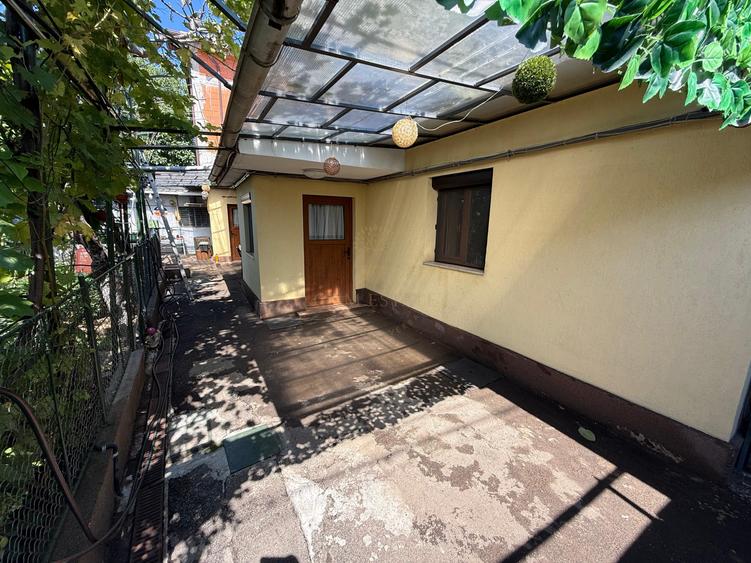 Casă pe parter cu teren 200 m.p Zona Sălaj