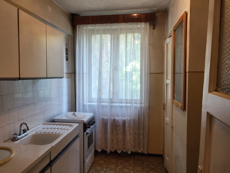 Apartament 2 camere, etaj 1, zonă gara Focsani.