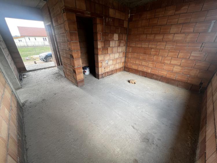 Casa individuala de 5 camere, 120 mp, 281 teren, semifinisat, zona Ioan rus