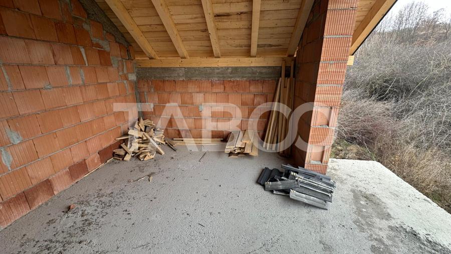 Casa de vanzare individuala 5 camere curte 500 mpu 127 mpu Selimbar