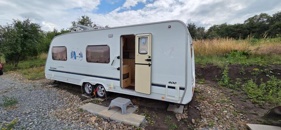 TEREN CU RULOTA FUNCTIONALA 924mp front 34ml