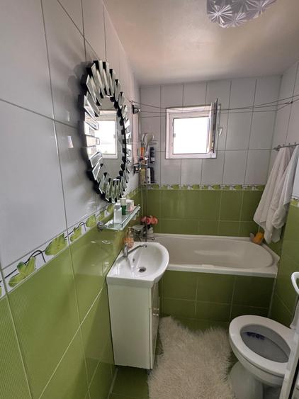 Apartament cu 2 camere decomandat – Mobilat și utilat complet
