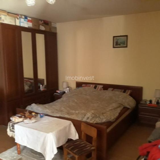 Vand casa cu 3 camere + dependinte, teren 320 mp, sat Ibanesti, str. Principala - 6