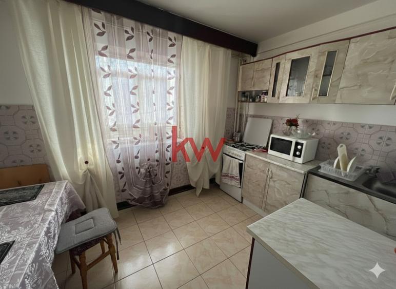 Apartament 3 camere decomandat in Nicolina, et 3 din 4