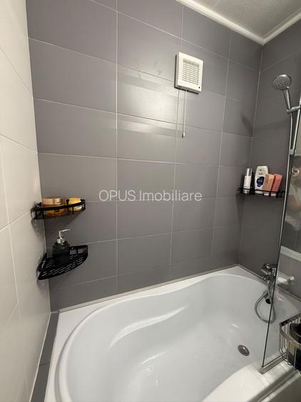 Apartament 3 camere, balcon, parcare și boxă, zona Minerva - 5