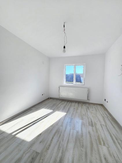 Oferta vanzare parte din duplex P+M Pitesti, 138000 EURO