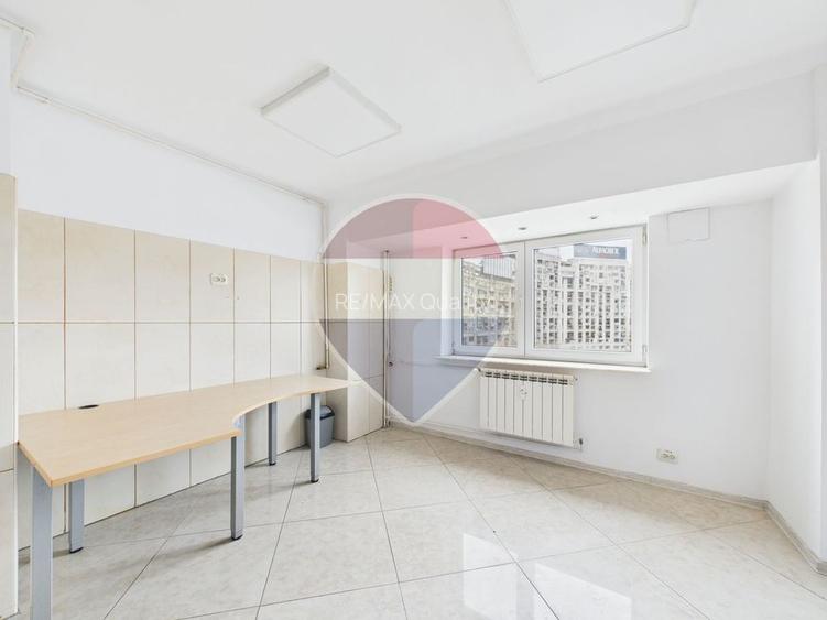 Apartament cu 3 camere de vanzare - Spatiu de birou - Rond Alba Iulia - 16