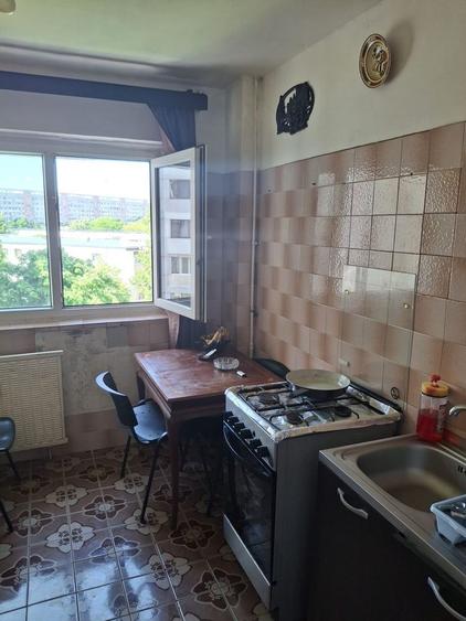 Apartament de vanzare 2 camere semidecomandat