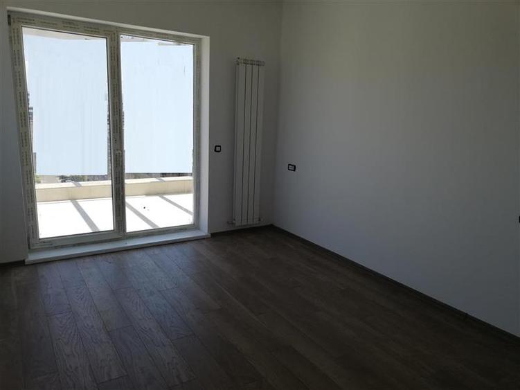 PENTHOUSE 3 CAMERE, TERASA 48 MP, TRACTORUL, ZONA CORESI MALL