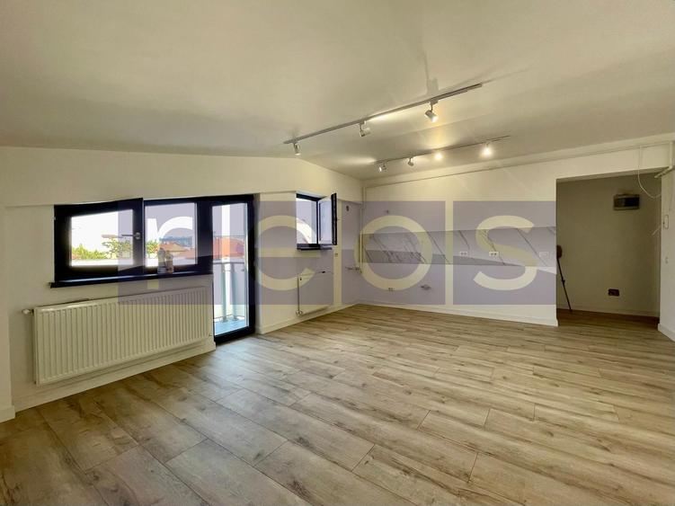 VANZARE APARTAMENT 3 CAMERE TEPES VODA CALEA CALARASILOR 87MP MANSARDA