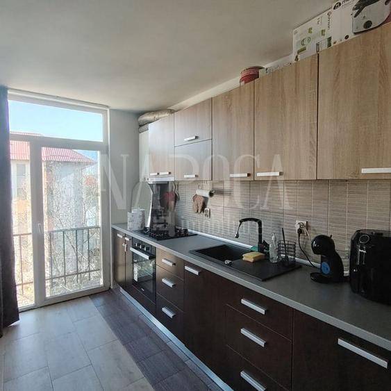 Apartament 3 camere de vanzare in Floresti