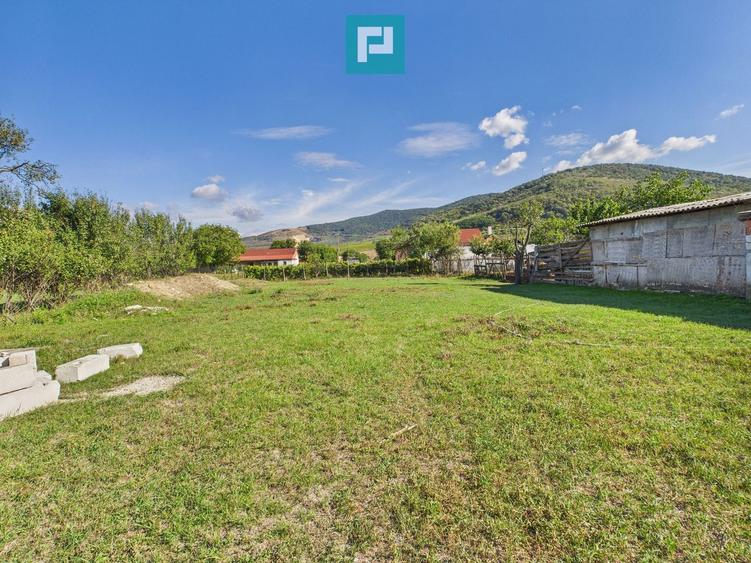Casă cu panoramă spre dealurile Șiriei