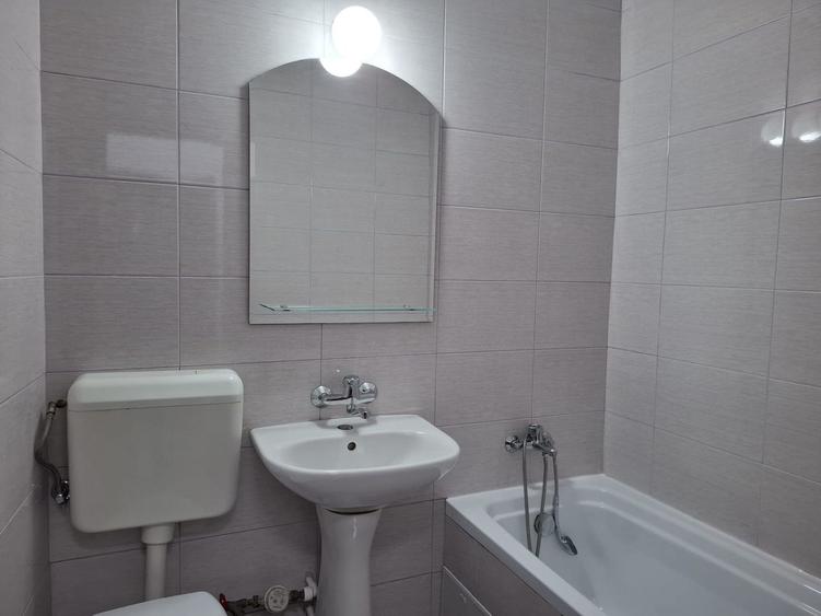 URGENT!, renovat complet, vedere spate, mobilat/utilat modern, liber