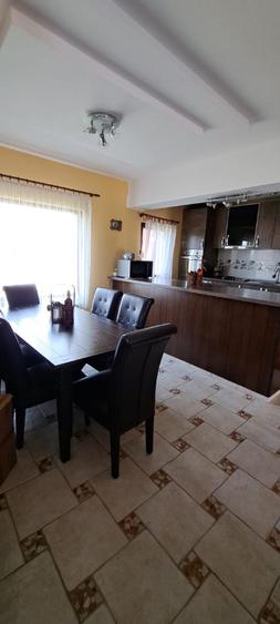 Casa spatioasa cu curte si gradina, Orasul Avrig