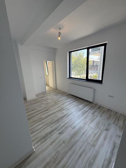 Oportunitate! Apartament 3 camere decomandat - Kamsas - cu parcare privata
