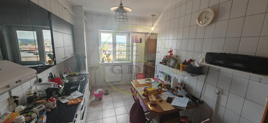 Apartament 3 camere, decomandat, 107.35 mp, Calea Bucuresti, zona McDonalds