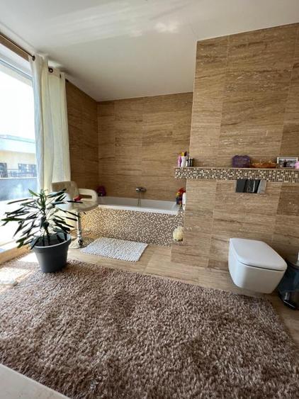 Penthouse de lux cu 6 camere, 3 locuri de parcare, zona Europa