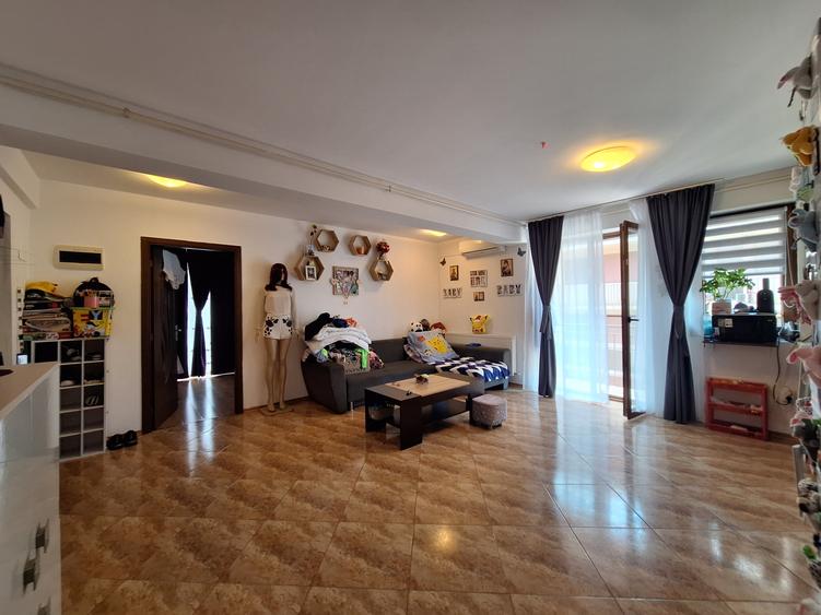 Apartament cu 3 camere, 68 mp, 2 balcoane, zona Parcului Poligon