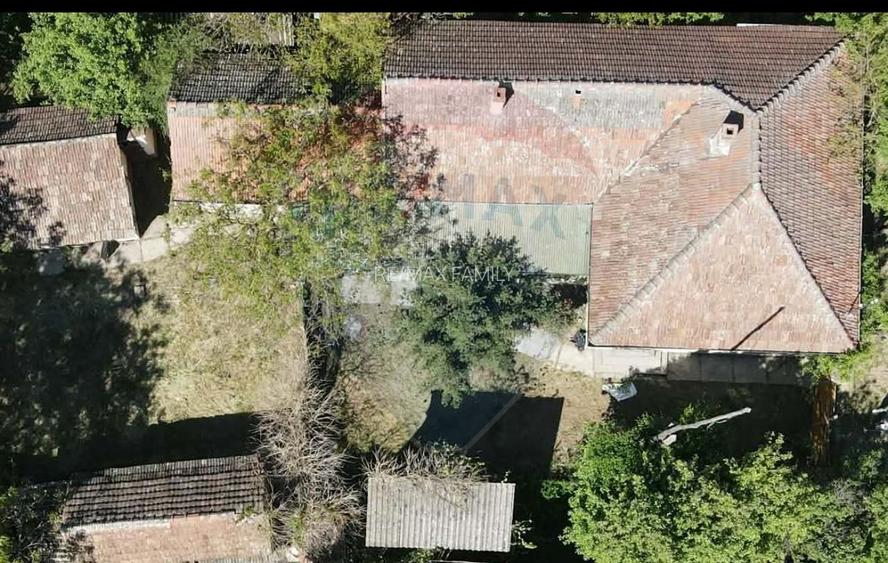Casă cu gradina mare in Boiu - 2