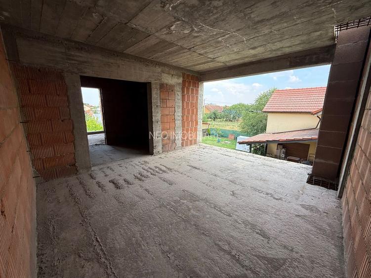Casa individuala la roșu P+1E, 215mp utili, 994mp teren Peciu Nou