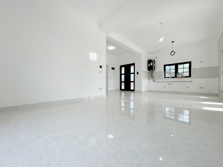 Casa P+1, 5 camere, 130 mp utili + 25mp terasa + 250 mp teren - Giroc