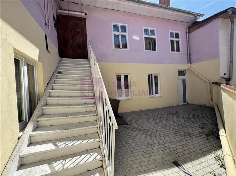 Apartament 4 camere | strada Cetatii | etaj | 148 mp | curte