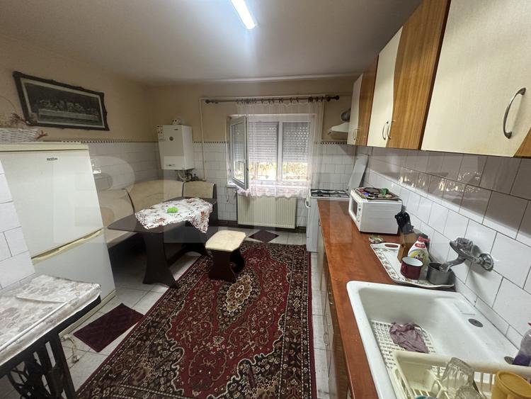 Apartament decomandat cu 3 camere, 78 mp, zona Carpati 2