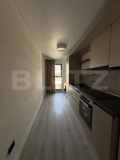 Apartament 3 camere, lux, parcare, zona UMF