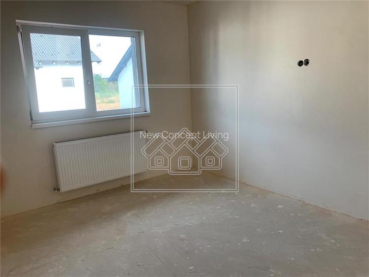 Duplex de vanzare in Selimbar, 3 dormitoare, curte si parcare