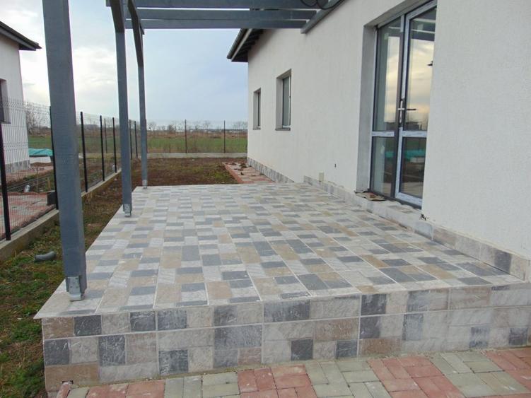 DE LA DEZVOLTATOR FARA COMISION casa cu 4 camere 2 bai placa beton LA CHEIE
