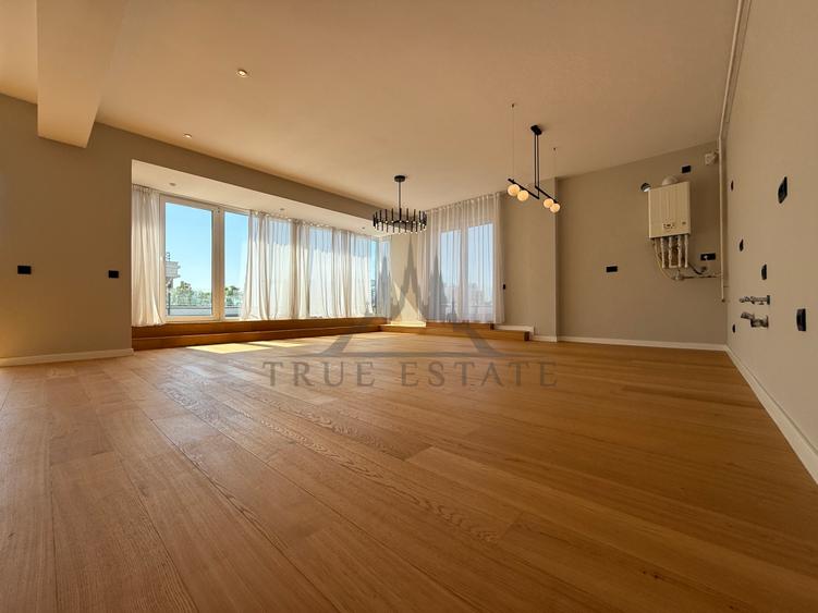 Penthouse cu vedere spectaculoasa catre Lac