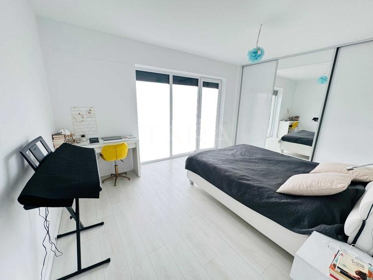 Apartament modern cu 4 camere, terasă panoramică de 38 mp.