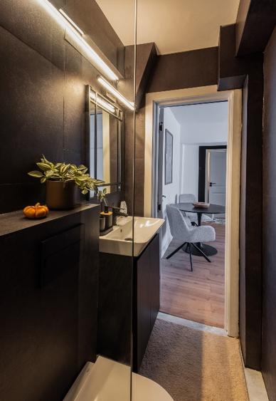 2 camere, Intrare Parcul Cișmigiu, Lângă Conservator , 44 mp ,Renovat integral