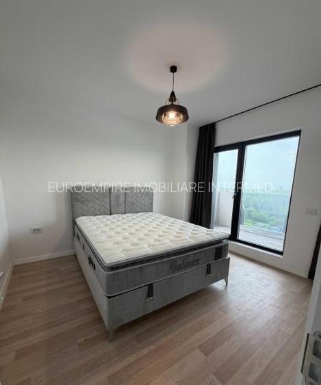 Apartament cu 2 camere de vânzare, zona Km 5 - 5