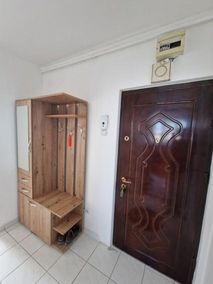 Vanzare apartament cu 2 camere, 48 mp, zona Garii, semidecomandat,