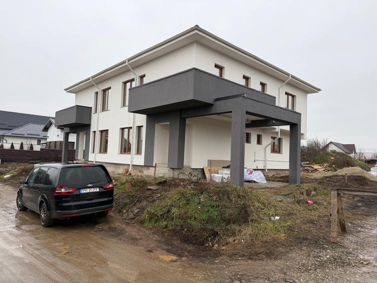 Casa Individuala Cuplata de vanzare in Paulesti