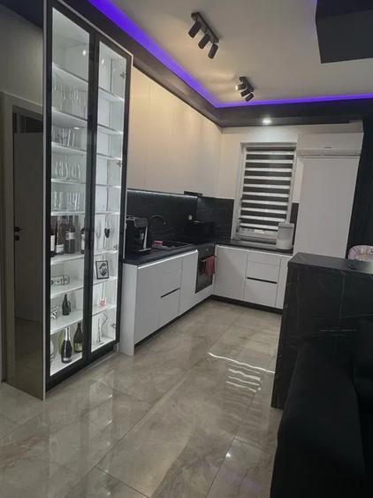 Apartament cu 2 camere, 52 mp, balcon, zona Razoare
