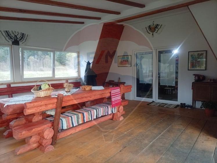 Casă / Vilă cu 6 camere de vânzare