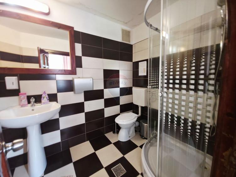 Hotel / Pensiune cu 7 camere de vânzare