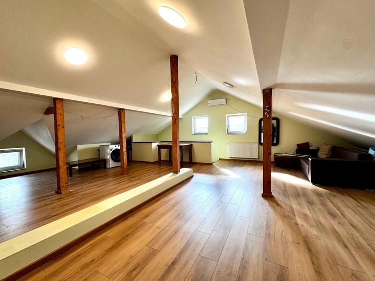 Casa spațioasă, cu teren generos, zona liniștită - in Braytim