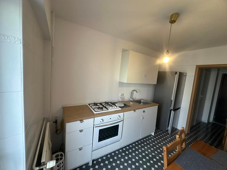 Apartament 3 camere 13 Septembrie, mobilat complet, etaj 5, 2 balcoane